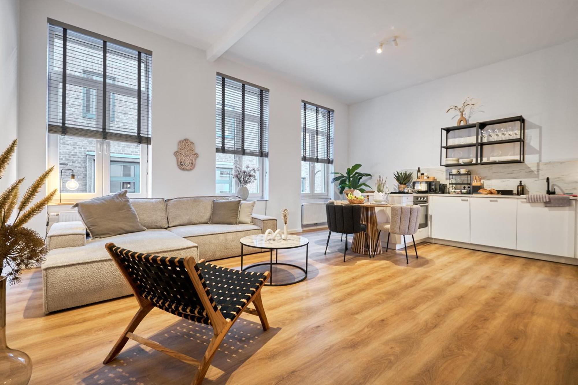 Park Avenue Apartments - Dom Mit Stil - Kueche - Parkplatz - Wlan - 65 Zoll Tv - Netflix كولونيا المظهر الخارجي الصورة