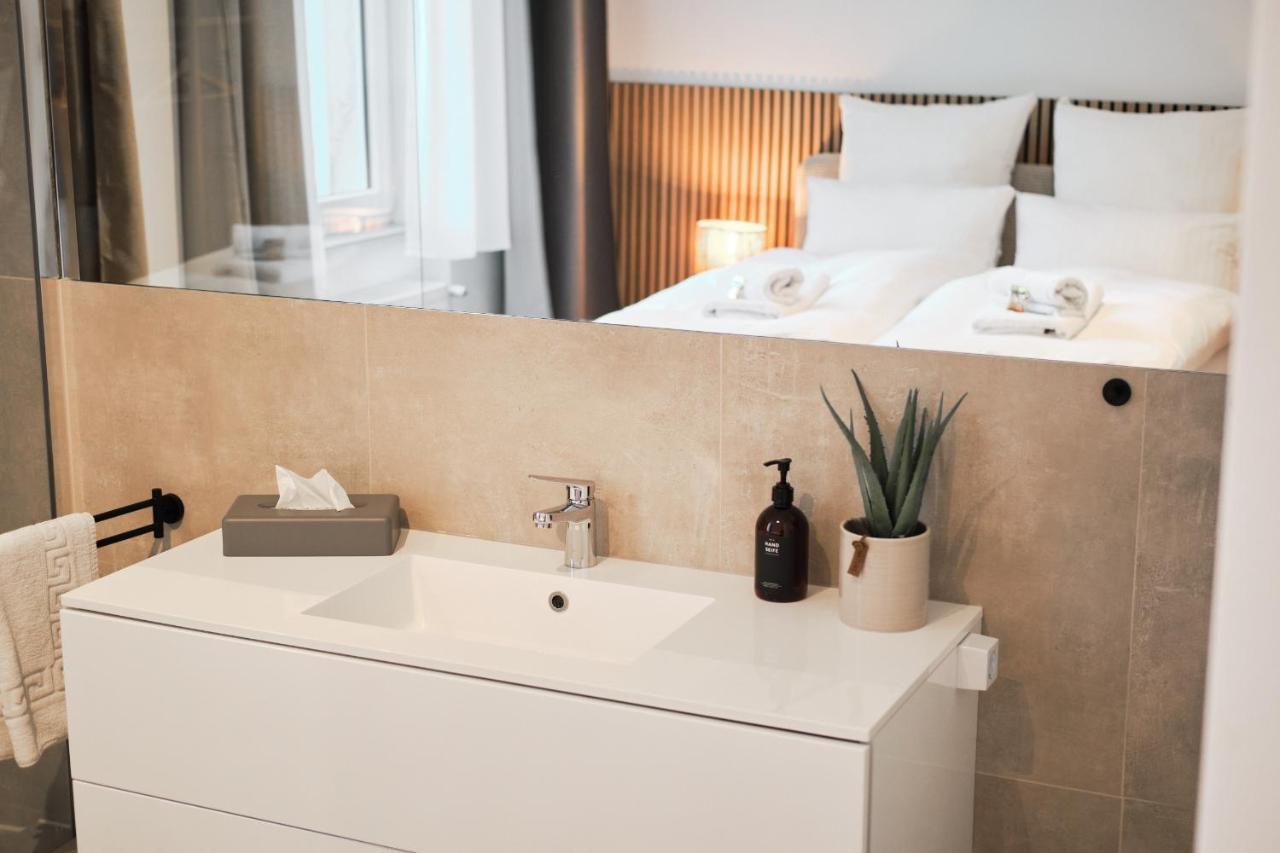 Park Avenue Apartments - Dom Mit Stil - Kueche - Parkplatz - Wlan - 65 Zoll Tv - Netflix كولونيا المظهر الخارجي الصورة