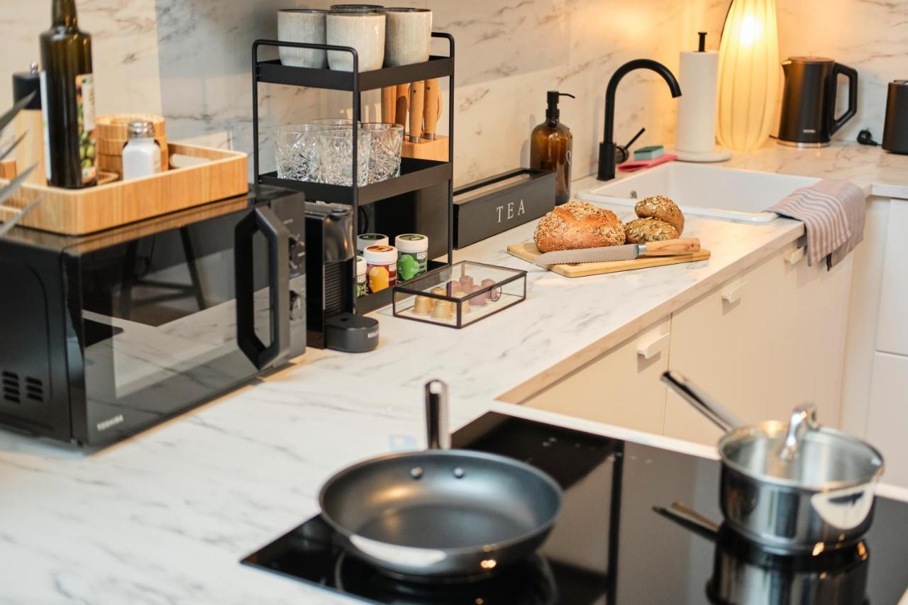 Park Avenue Apartments - Dom Mit Stil - Kueche - Parkplatz - Wlan - 65 Zoll Tv - Netflix كولونيا المظهر الخارجي الصورة