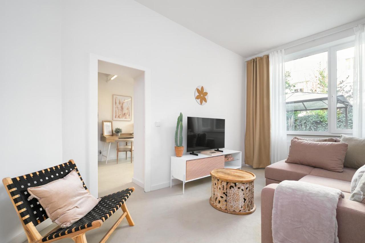 Park Avenue Apartments - Dom Mit Stil - Kueche - Parkplatz - Wlan - 65 Zoll Tv - Netflix كولونيا المظهر الخارجي الصورة